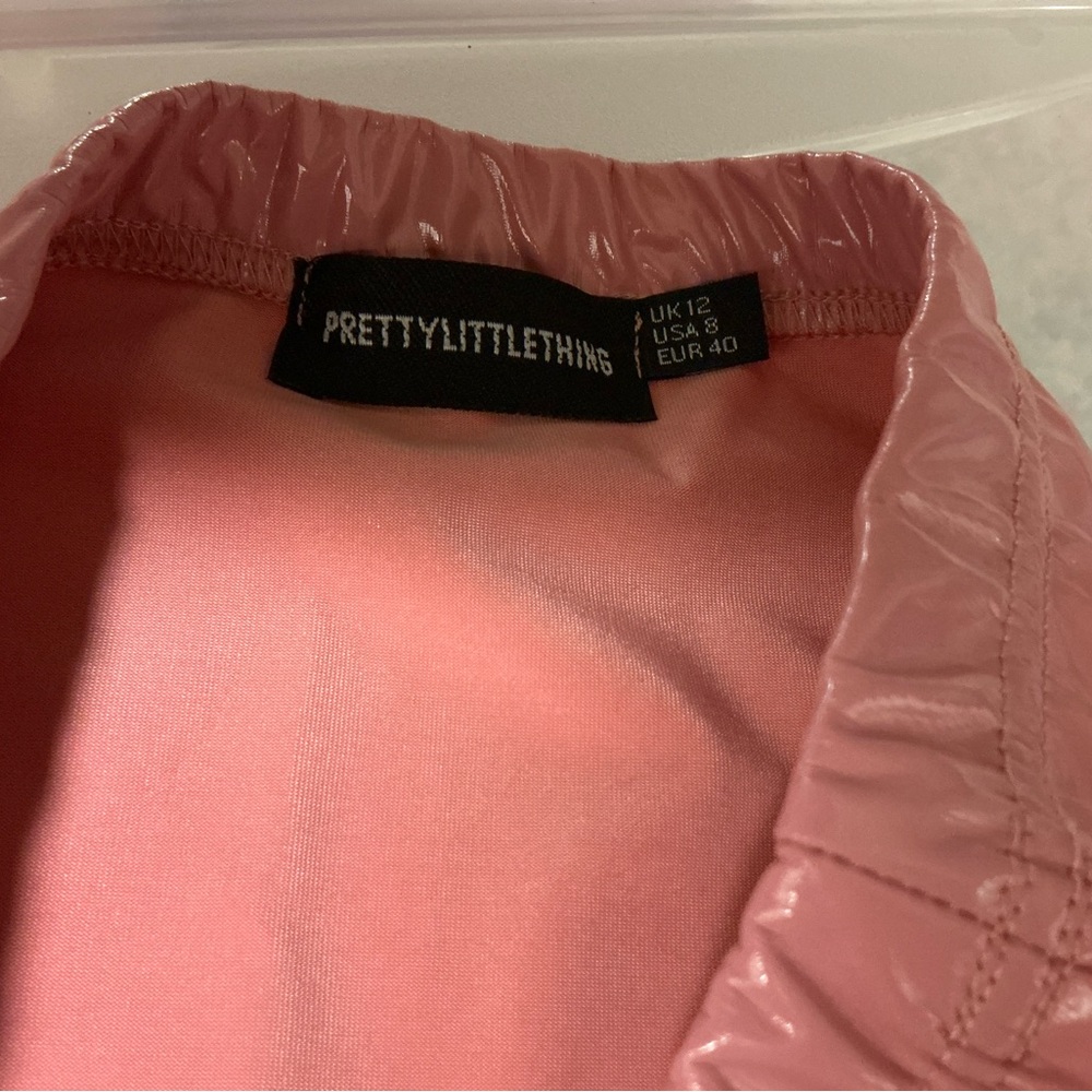 Mini skirt. - Picture 2 of 2